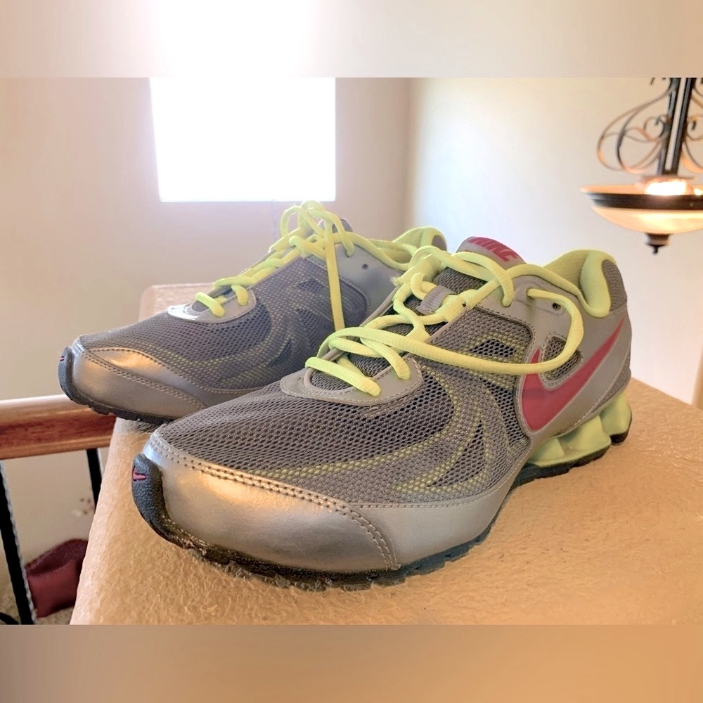 Nike - Picture 3 of 10